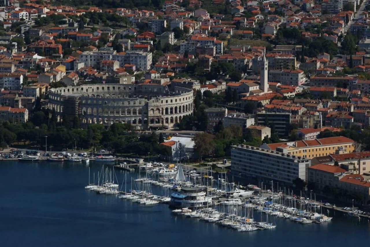 Apartment Romina Pula 0*,  Croatia